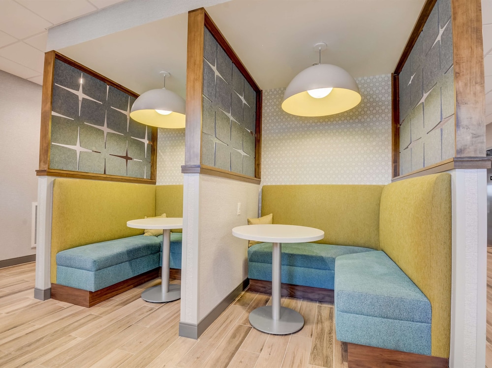 Hampton Inn and Suites Williamstown Ark Encounter - photo 40
