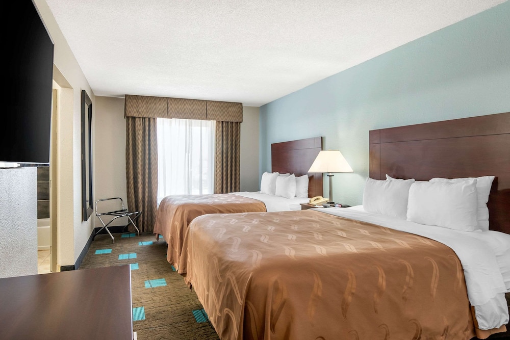Quality Suites Kansas City International Airport - photo 4