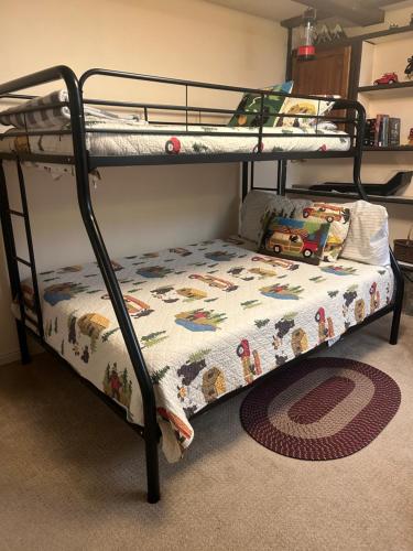 Guest Suite at The Red House basement attached with private entrance — 4-Star Luxury Hotel in Salt Lake City, United States
