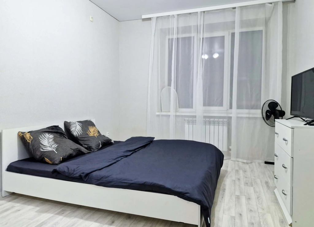 Prostornye V 2 Kh Komnatnoy Kvartire Living Quarters in Novocherkassk, Russia