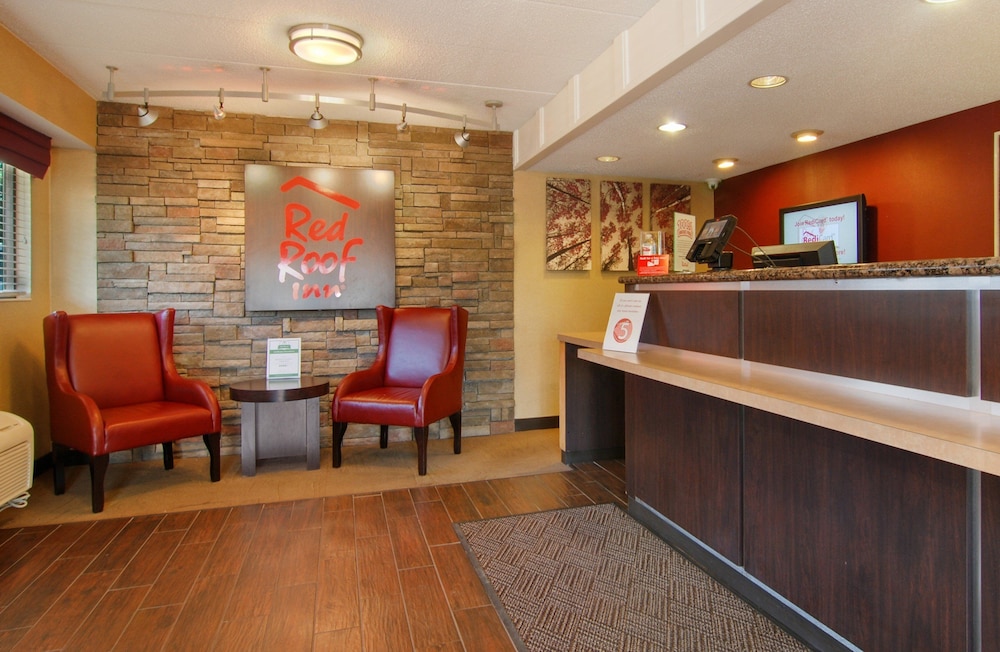Red Roof Inn Cleveland Mentor Willoughby - photo 2