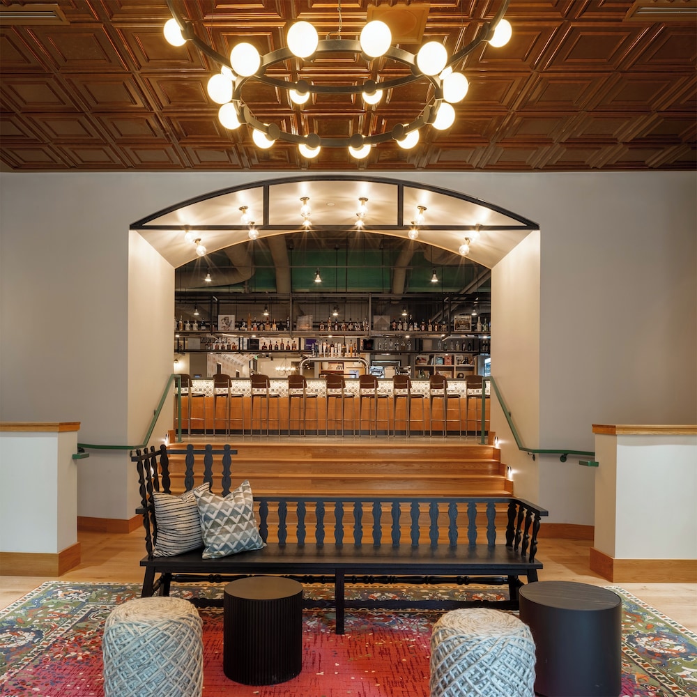 Moxy Cincinnati Downtown - photo 6
