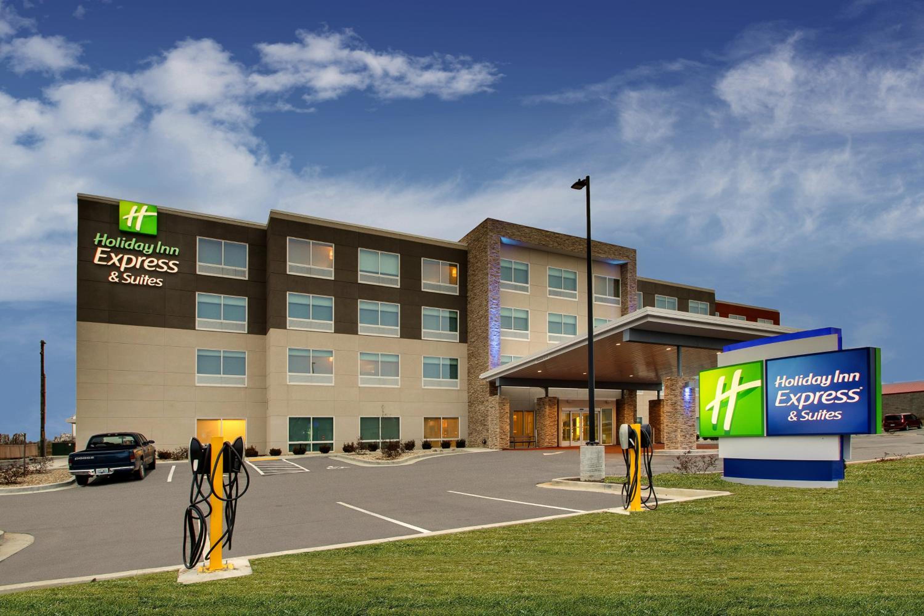 Holiday Inn Express & Suites Mt Sterling North by IHG - photo 69