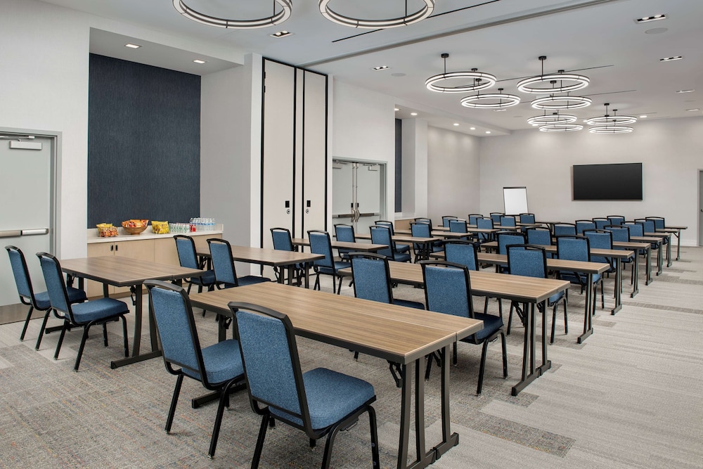Hilton Garden Inn San Jose Airport - photo 37