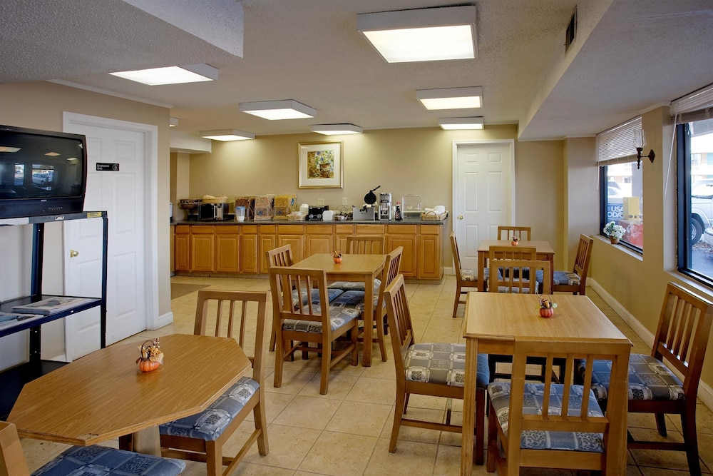 Americas Best Value Inn & Suites Murfreesboro - photo 11