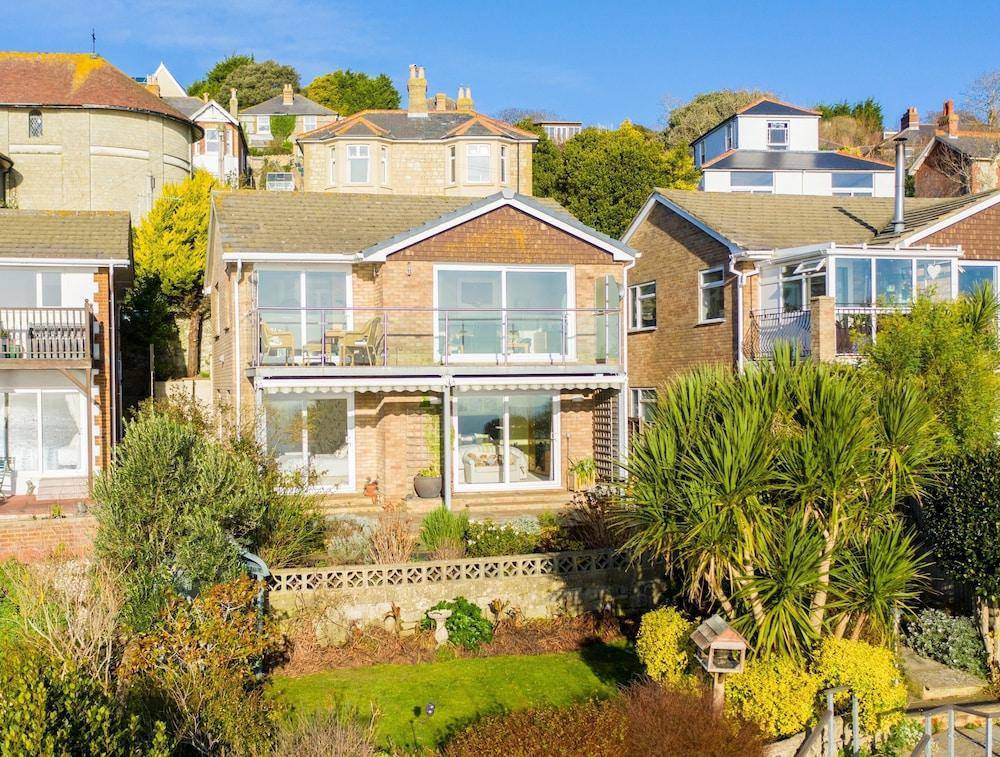 Suncliff - carbon neutral hotel in Ventnor