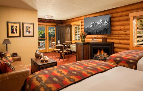 Rustic Inn Creekside - photo 3