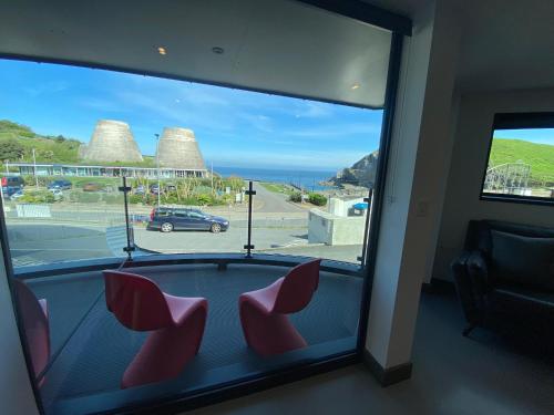 2 The View apartments Ilfracombe Seafront Parking Lift EV — 4-Star Luxury Hotel in Ilfracombe, United Kingdom