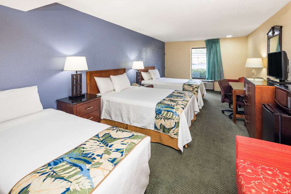 Days Inn by Wyndham Walterboro - photo 10