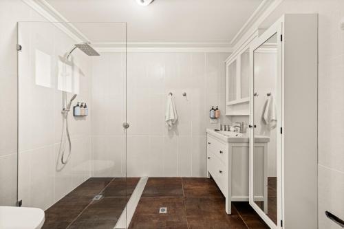 Bells Beach Bungalow — 4-Star Luxury Hotel in Clontarf, Australia