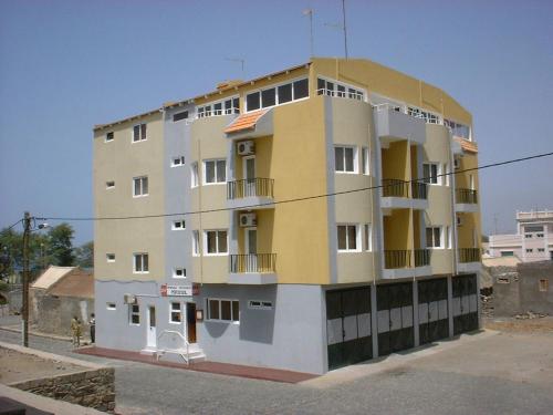 Residencial Pôr do Sol — hotel in Porto Novo