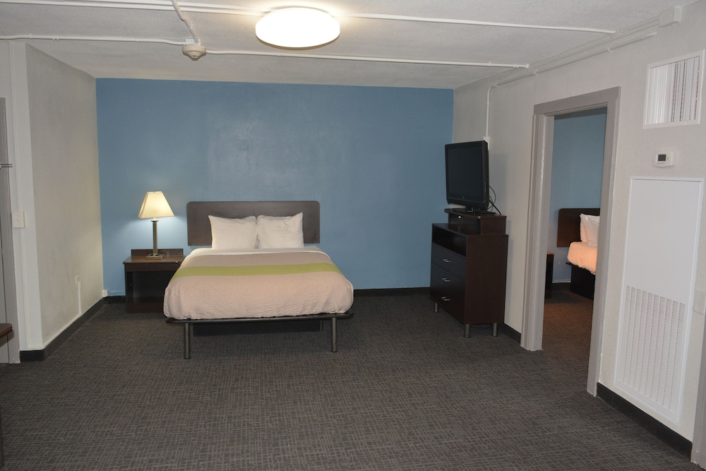 Quality Inn & Suites Kansas City Downtown - photo 16