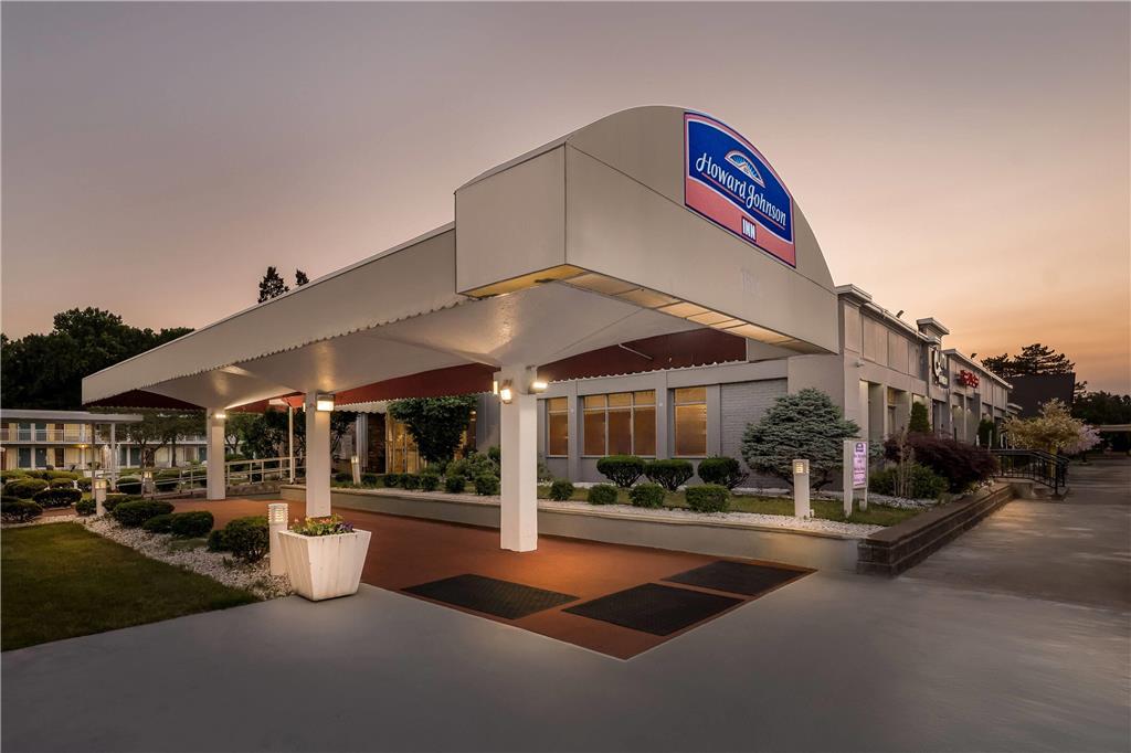 Howard Johnson by Wyndham Albany - photo 7