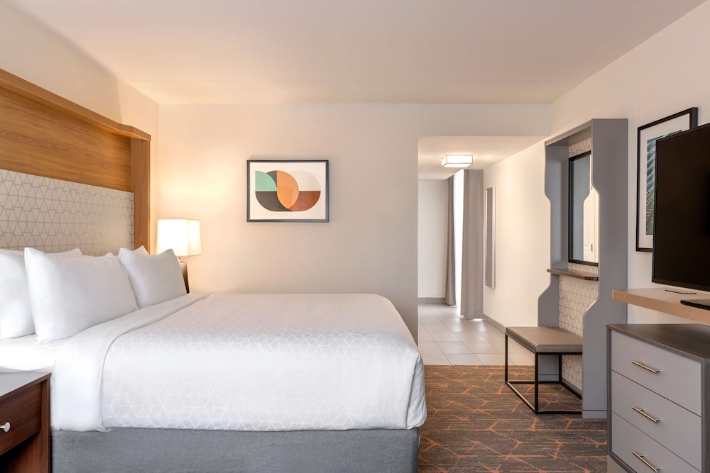 DoubleTree by Hilton Fort Worth South Hotel & Conference Center - photo 9