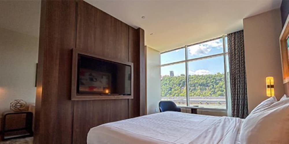 The Landing Hotel at Rivers Casino Pittsburgh - photo 21