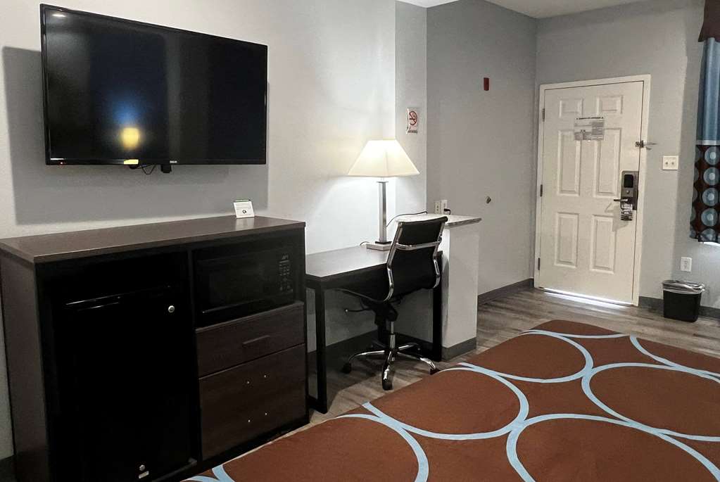 Super 8 by Wyndham Houston North I 45 - photo 16