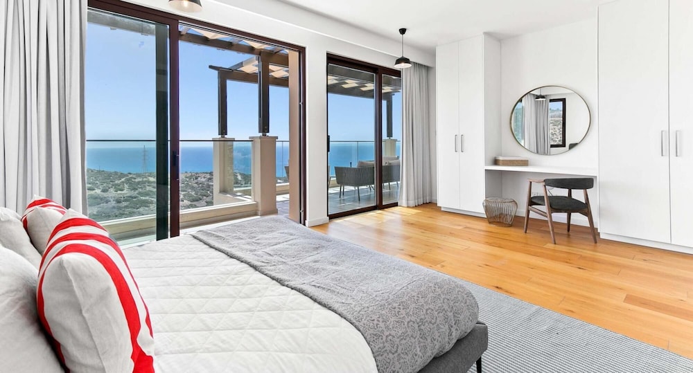 Stunning Villa UV09 Oniro with Sea Views Aphrodite Hills