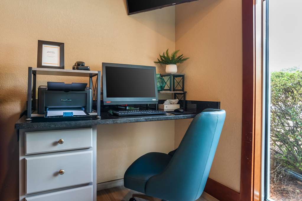 Comfort Inn & Suites Crestview South - photo 38