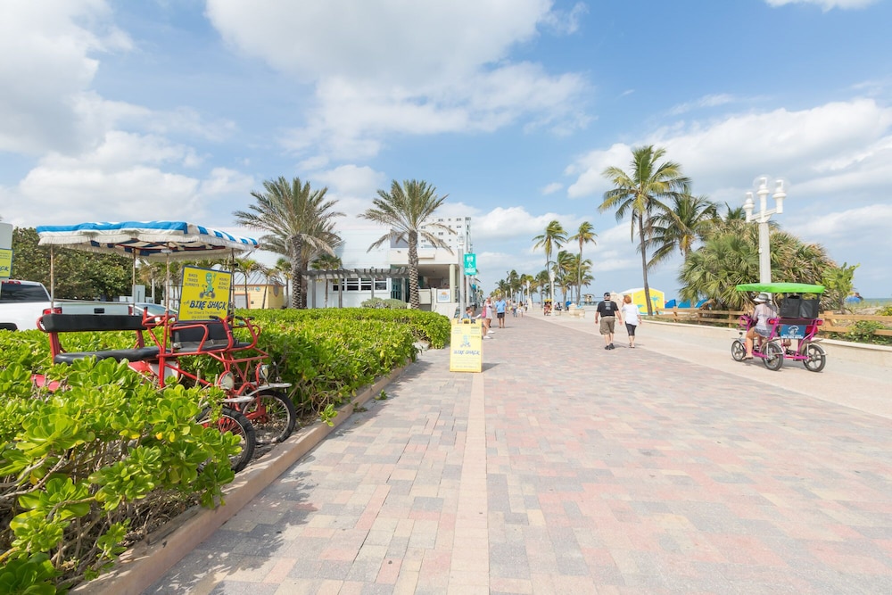 Hollywood Beach Resort City View - photo 10