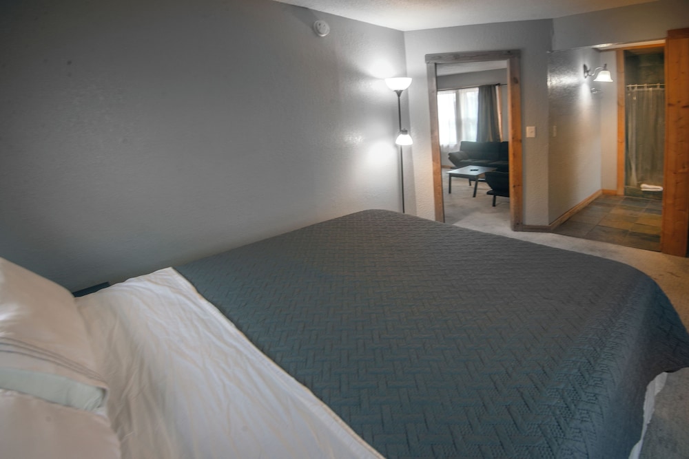 Rustic Inn - photo 7