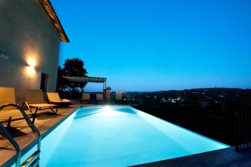 Agriturismo Rivella — 4-Star Luxury Hotel in Barbaresco, Italy