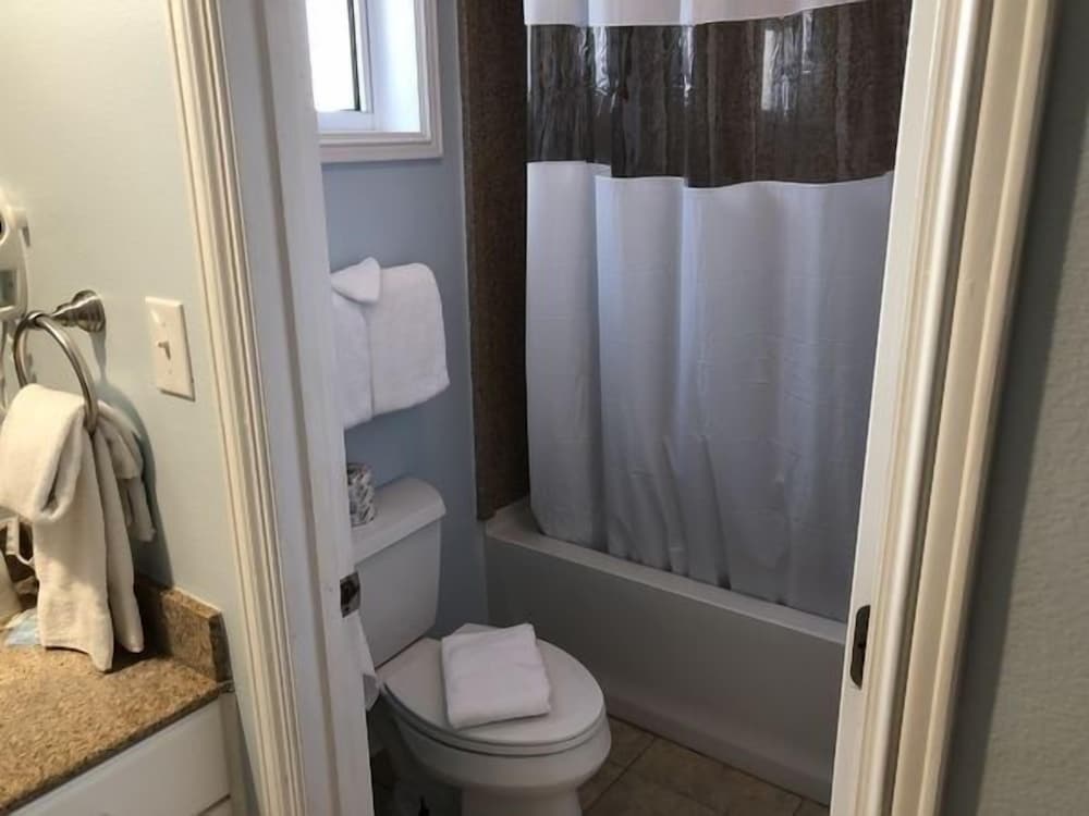 Beachgate CondoSuites and Oceanfront Resort - photo 128