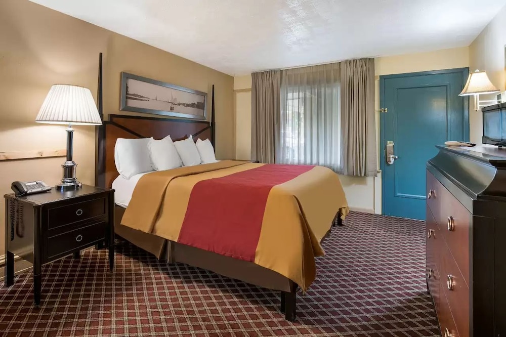 Presque Isle Motel - photo 4