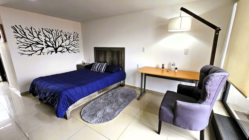 S05 Premium Suite Full Service Wifi Kitc — 4-Star Luxury Hotel in Ciudad Lopez Mateos, Mexico