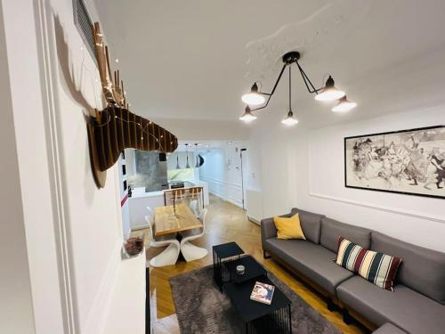 Redstripes Apartment — 4-Star Luxury Hotel in Thessaloniki, Greece
