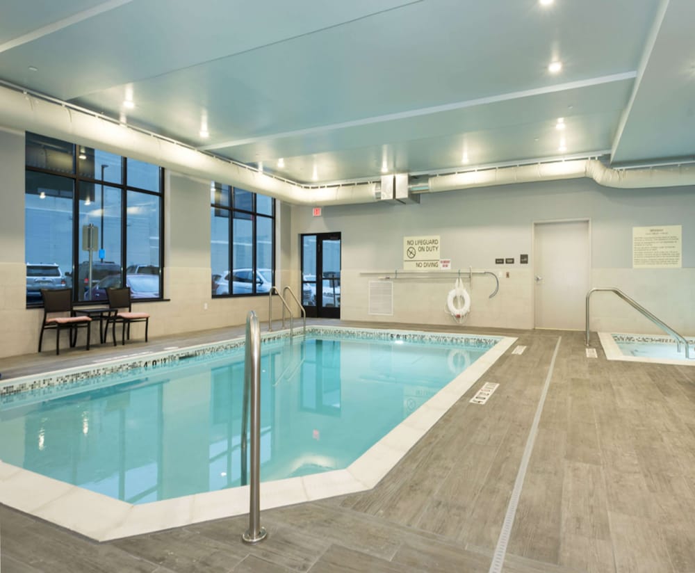 Hampton Inn & Suites Minneapolis University Area - photo 18