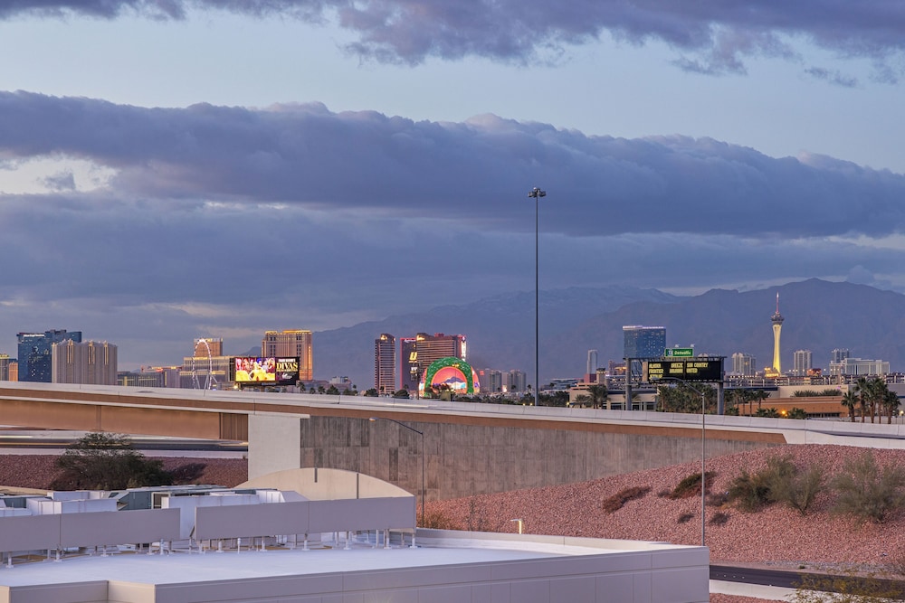 DoubleTree by Hilton Las Vegas Airport - photo 53