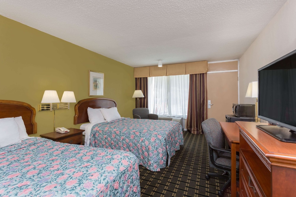 Clarion Inn Southern Pines Pinehurst - photo 12
