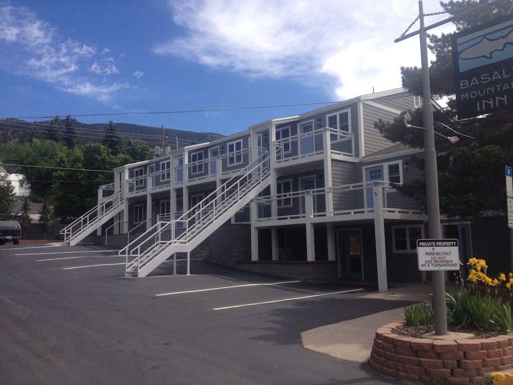 Basalt Mountain Inn - photo 2