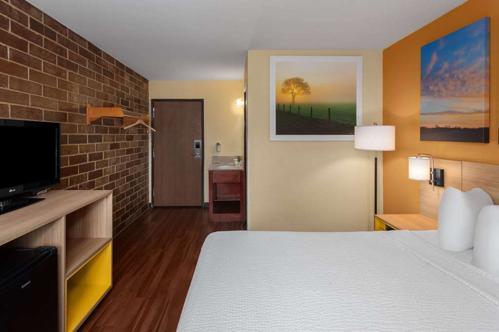 Days Inn by Wyndham Rockford I 90 Casino District - photo 21