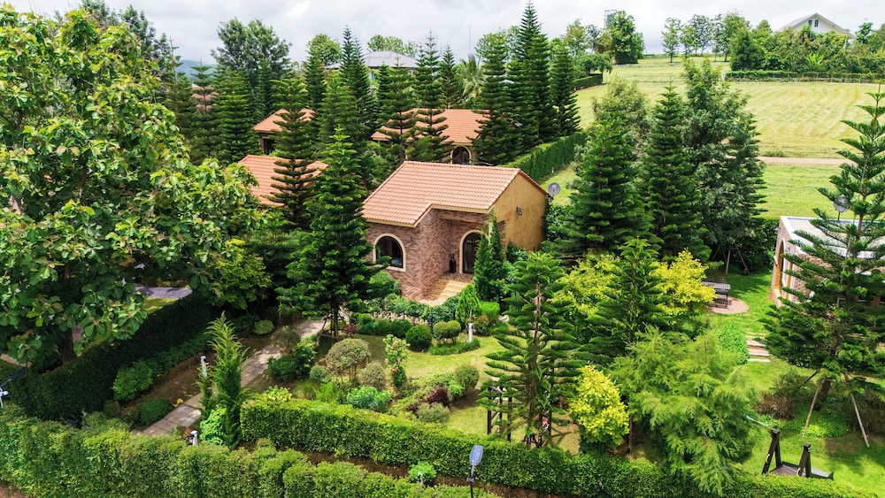Miranda's House Khaokho มิรันดาเฮ้าส์ เขาค้อ — 4-Star Luxury Hotel in Khao Kho, Thailand