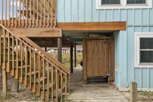Admiral's Quarters by Oak Island Accommodations - photo 30