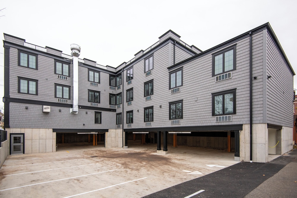 The Pathmaker Hotel - photo 89