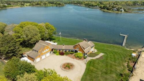 Stunning Waterfront Home w Private Dock — 4-Star Luxury Hotel in Yarmouth, United States