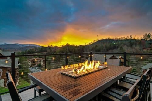 Rooftop RendezView - carbon neutral hotel in Sevierville