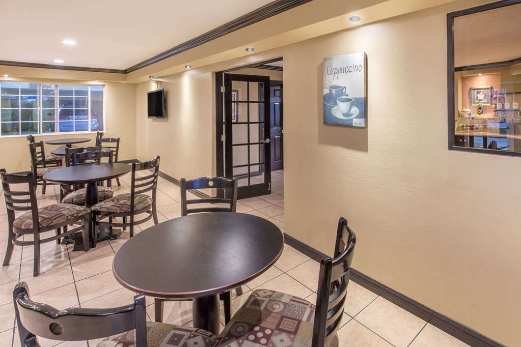Ramada by Wyndham Ontario - photo 23