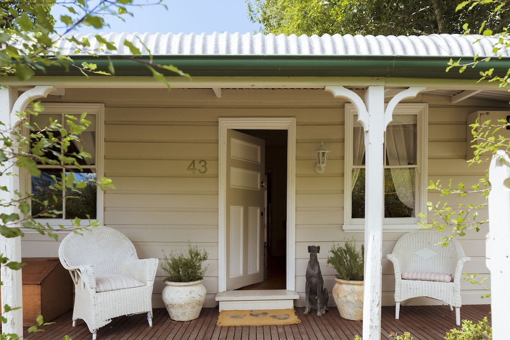 Illalangi Boutique Cottage — 4-Star Luxury Hotel in Blackheath, Australia