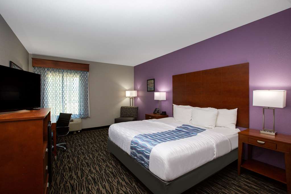 La Quinta Inn & Suites by Wyndham Tupelo - photo 18