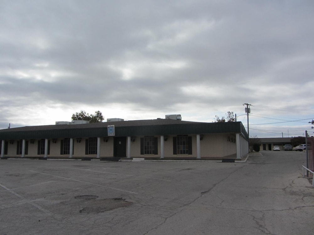 Royal Inn Abilene - photo 27