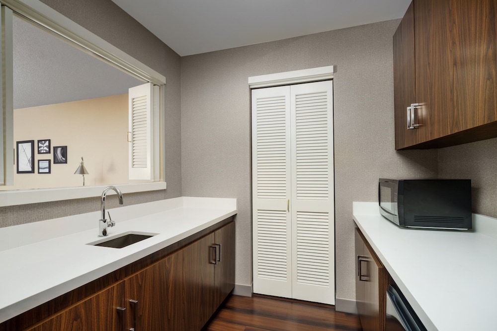 Four Points by Sheraton Pleasanton - photo 18