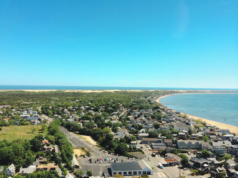 Surfside Hotel and Suites - photo 38
