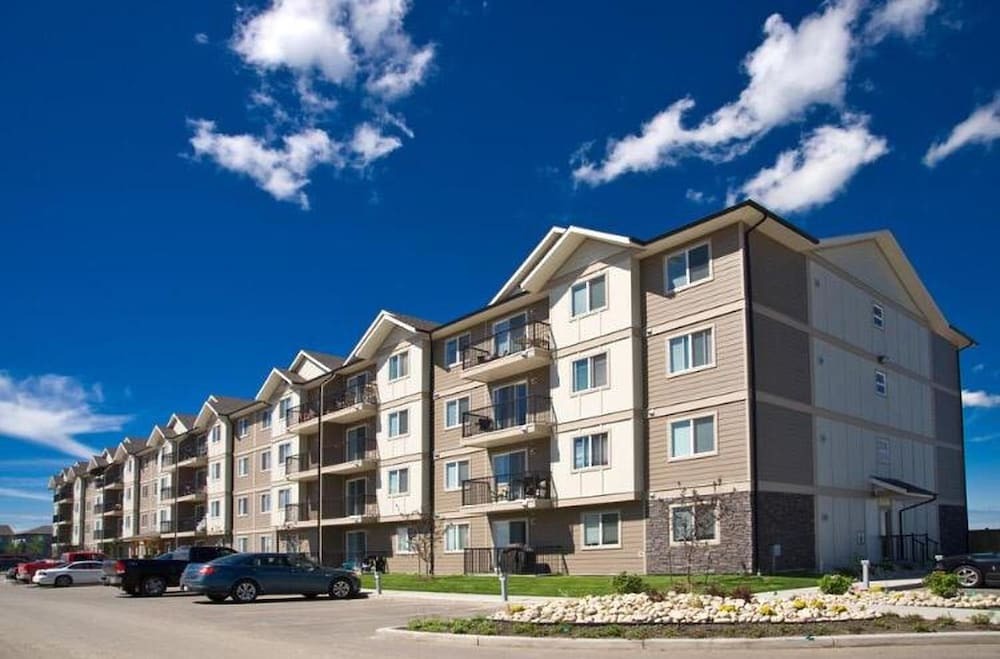 Vibrant Flat 10 min drive downtown in Saskatoon, Canada