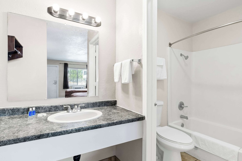 Rodeway Inn Hermiston Umatilla - photo 14