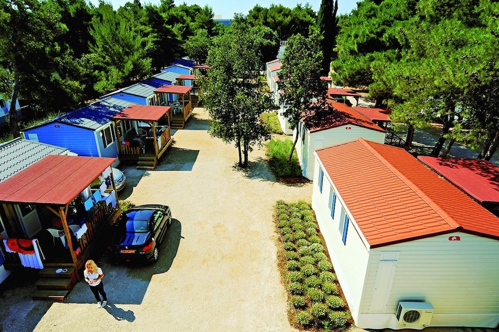Adriatic Kamp Mobile Homes Solaris — 4-Star Luxury Hotel in Sibenik, Croatia