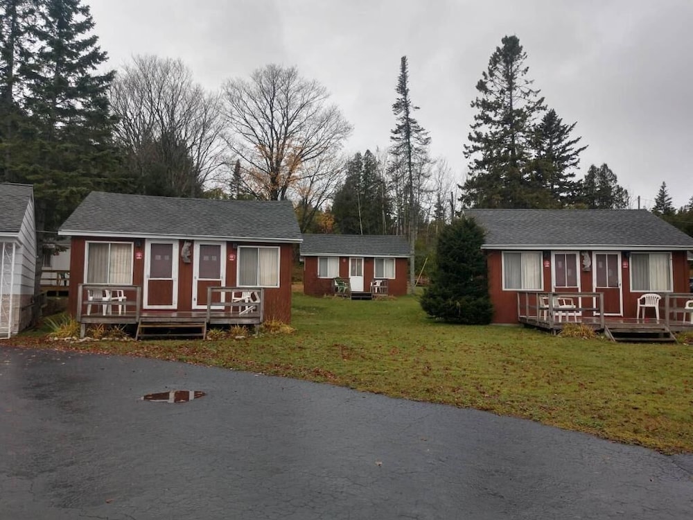 Firehouse Inn - photo 17