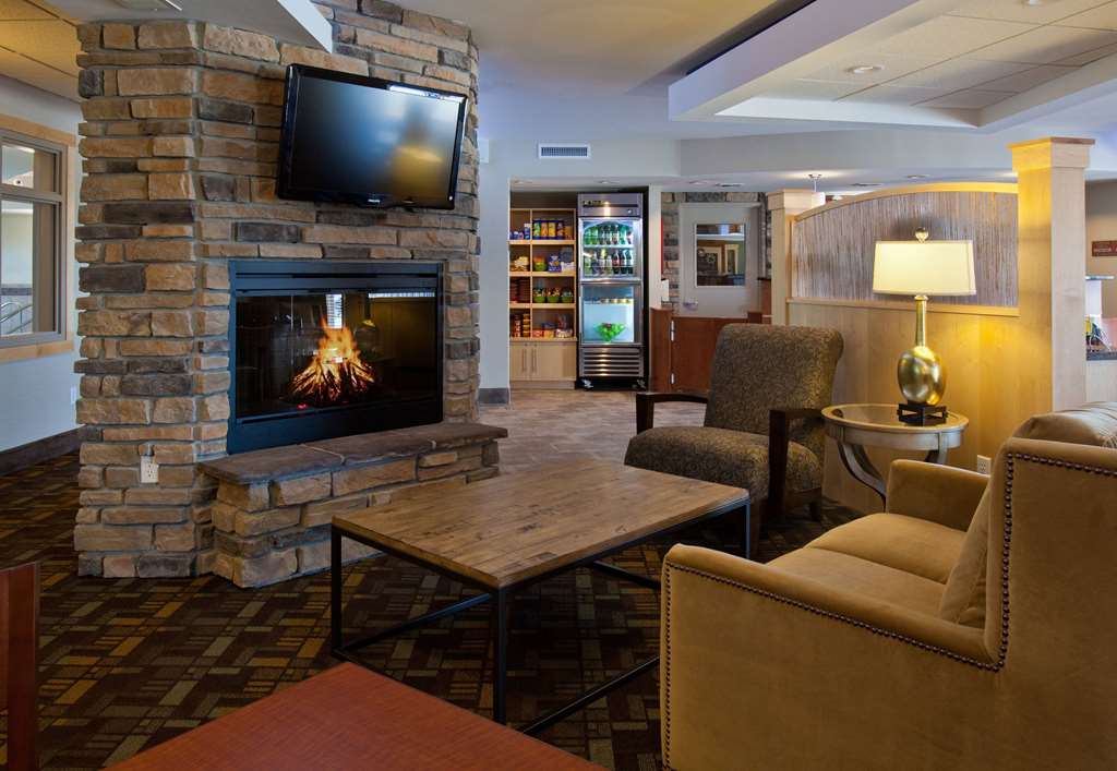AmericInn by Wyndham Fairfield - photo 7